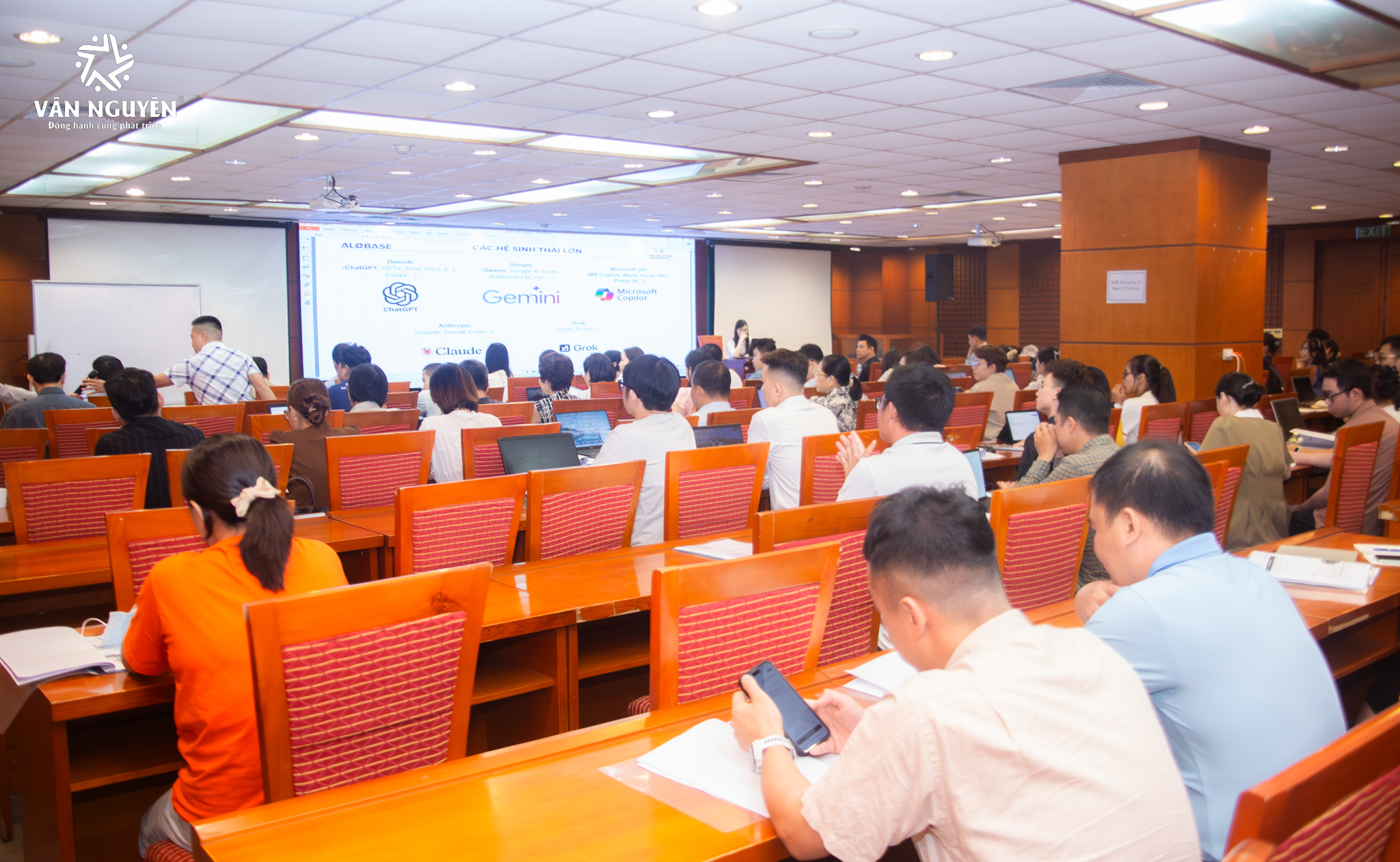 Chương trình thực hành kỹ năng AI cho doanh nghiệp