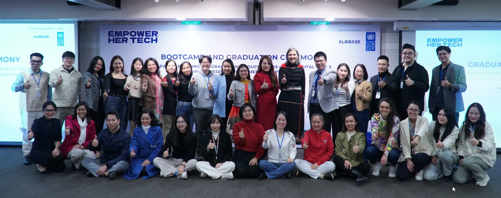Đội ngũ ALOBASE cùng học viên chương trình Empower Her Tech
